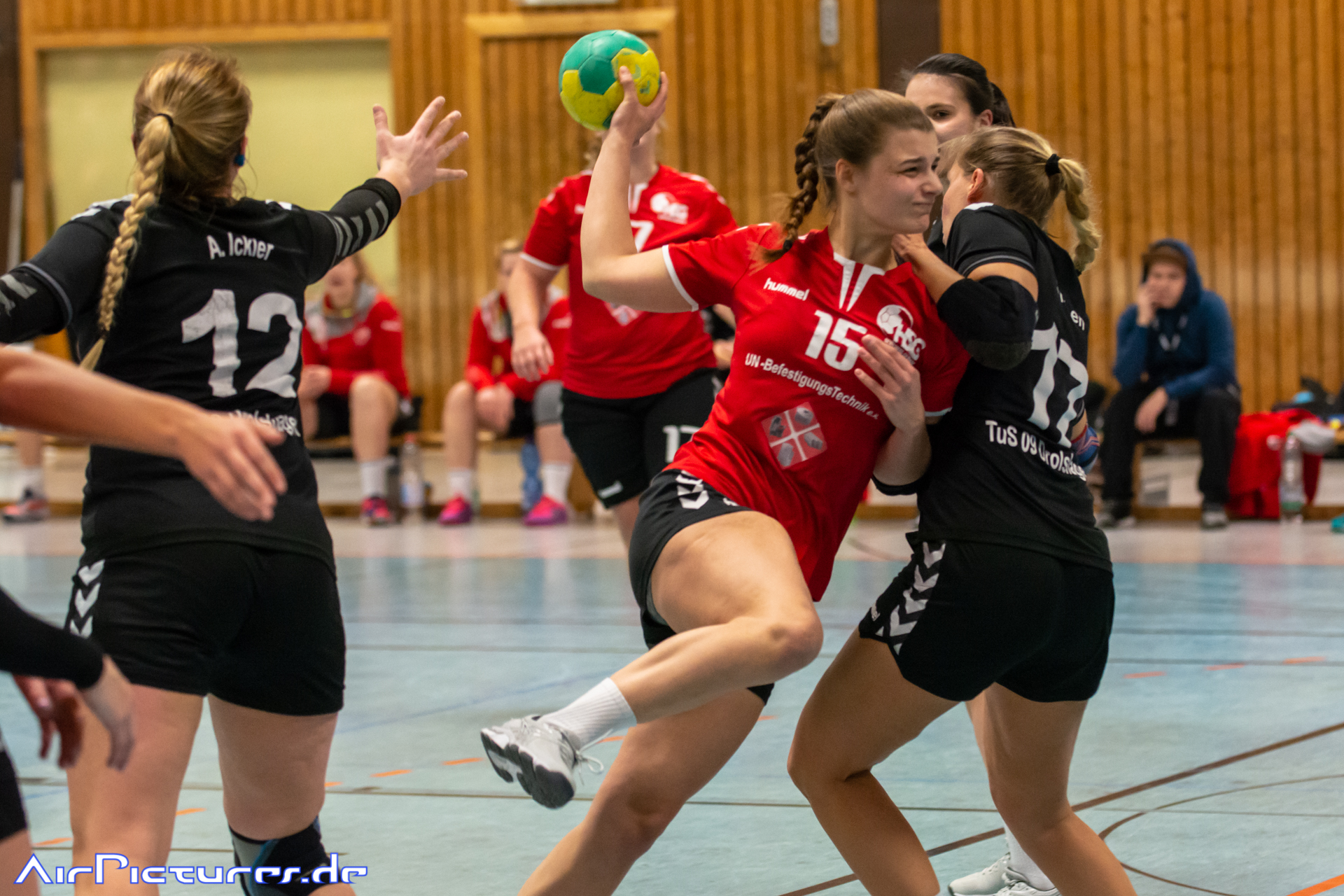 DSC_9621 2019.02.23 - HB Landesliga Damen HSG Gevelsberg Silschede vs TuS Drolshagen
Franziska Römer (15) gegen (17)